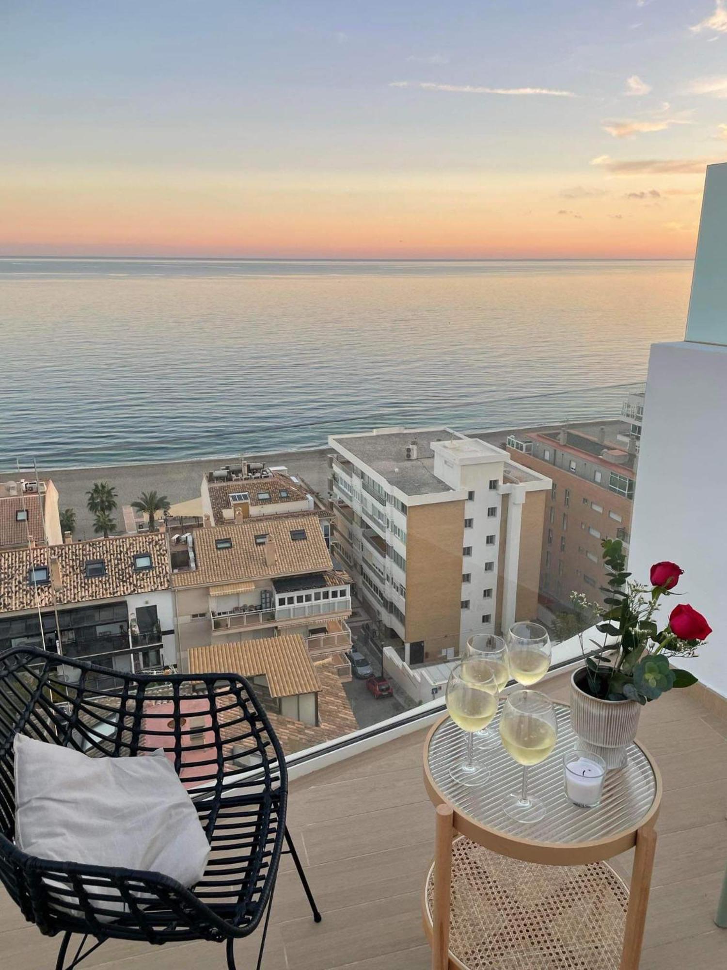 Panoramic Seaview Penthouse The Wave Apartment Фуeнхирола Екстериор снимка